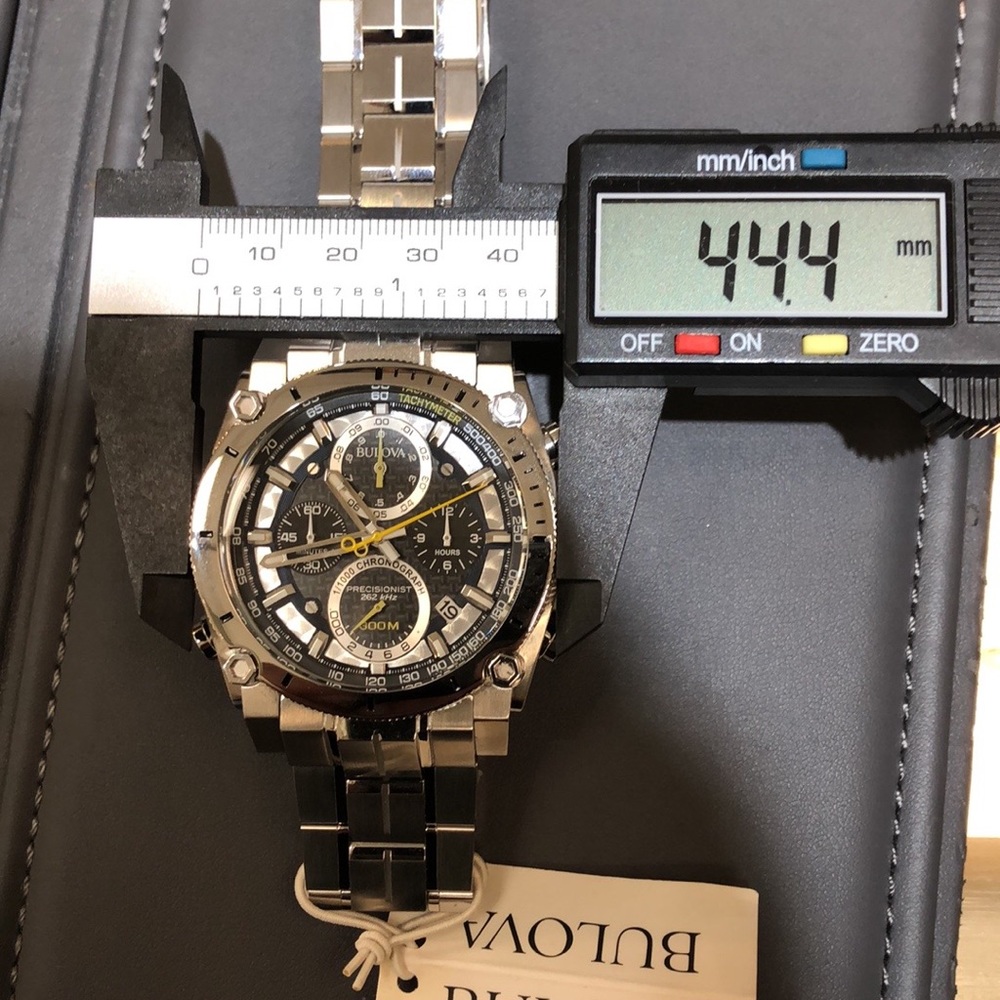 Men watch - Picture 2 of 10
